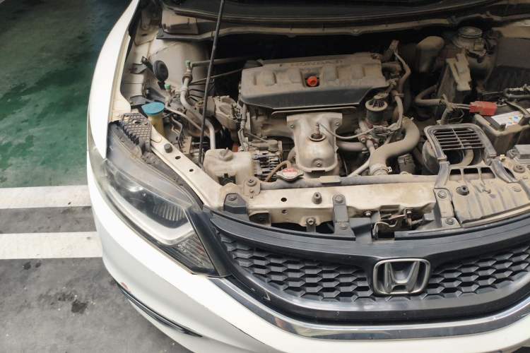Used Honda Jade 2013 1.8L automatic Comfort version 5 seats Engine Bay Right