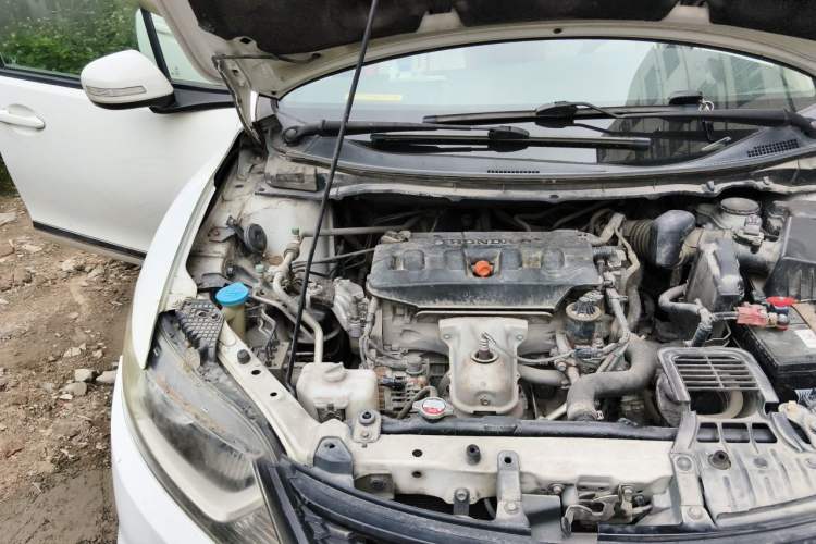Used Honda Jade 2013 1.8L automatic Comfort version 5 seats Engine Bay Right