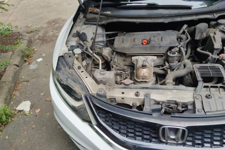 Used Honda Jade 2013 1.8L automatic Comfort version 5 seats Engine Bay Right