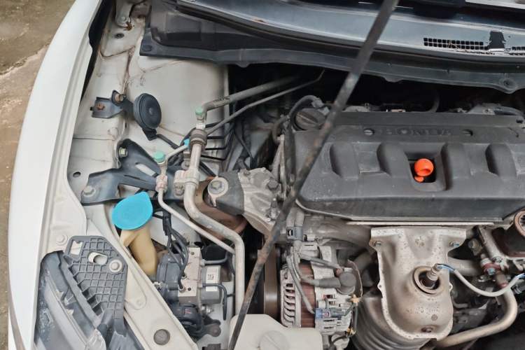Used Honda Jade 2013 1.8L automatic Comfort version 5 seats Engine Bay Right