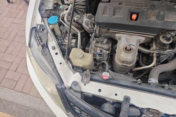 Used Honda Jade 2013 1.8L automatic Comfort version 5 seats Engine Bay Right