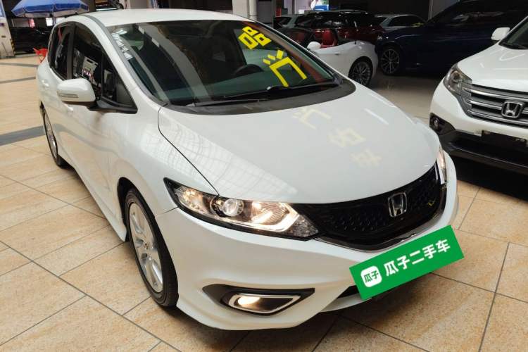 Used Honda Jade 2013 1.8L automatic Comfort version 5 seats Exterior 1