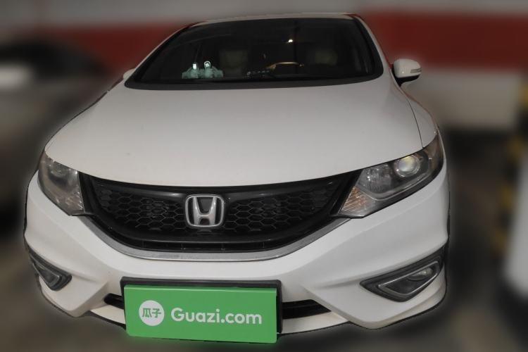 Used Honda Jade 2013 1.8L automatic Comfort version 5 seats Exterior 1