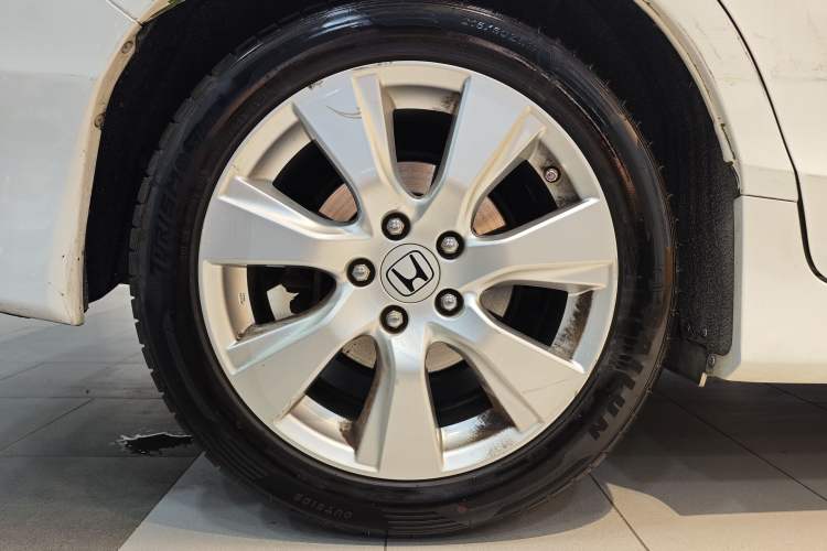 Used Honda Jade 2013 1.8L automatic Comfort version 5 seats Exterior 12
