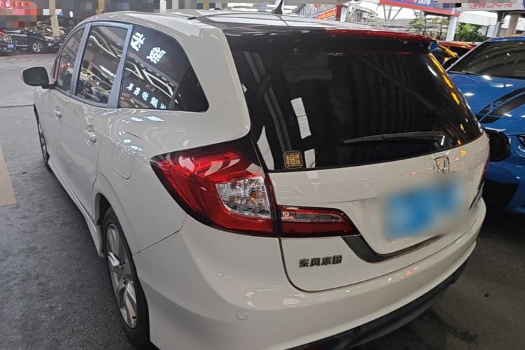 Used Honda Jade 2013 1.8L automatic Comfort version 5 seats Exterior 2