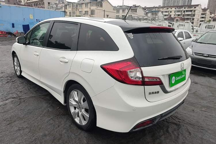 Used Honda Jade 2013 1.8L automatic Comfort version 5 seats Exterior 2