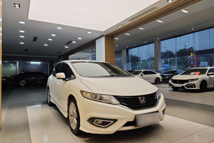 Used Honda Jade 2013 1.8L automatic Comfort version 5 seats Exterior 2