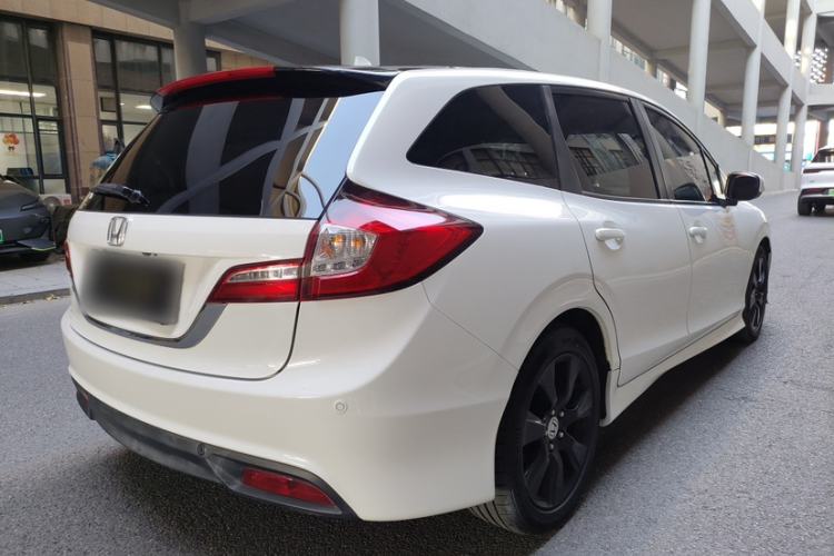 Used Honda Jade 2013 1.8L automatic Comfort version 5 seats Exterior 3