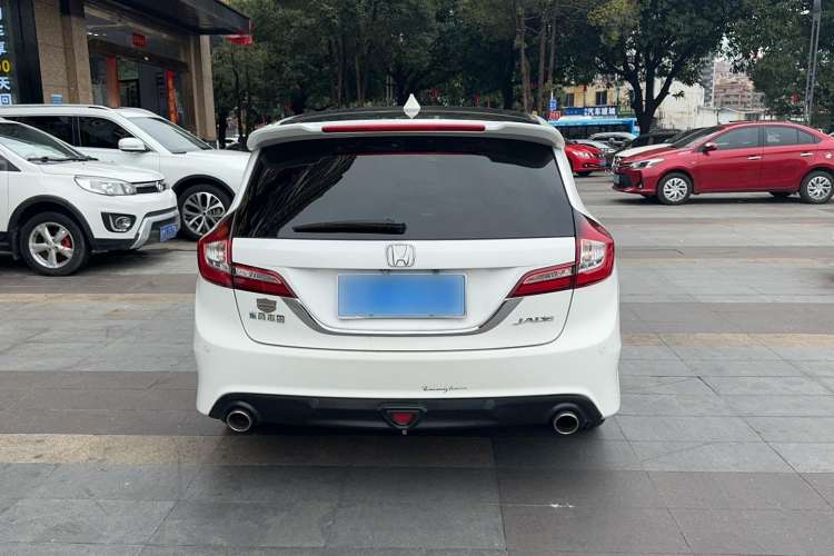Used Honda Jade 2013 1.8L automatic Comfort version 5 seats Exterior 4