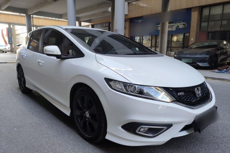 Used Honda Jade 2013 1.8L automatic Comfort version 5 seats Exterior 5