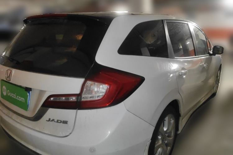 Used Honda Jade 2013 1.8L automatic Comfort version 5 seats Exterior 5