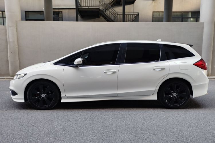 Used Honda Jade 2013 1.8L automatic Comfort version 5 seats Exterior 6