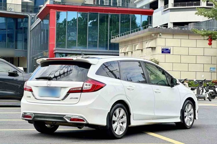 Used Honda Jade 2013 1.8L automatic Comfort version 5 seats Exterior 7