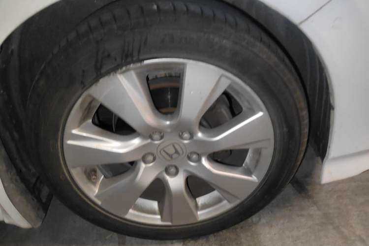 Used Honda Jade 2013 1.8L automatic Comfort version 5 seats Exterior 7