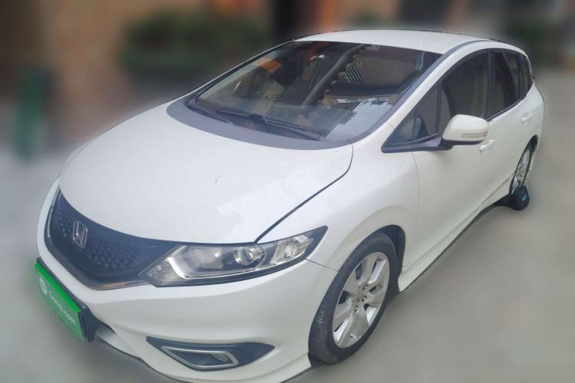 Used Honda Jade 2013 1.8L automatic Comfort version 5 seats Front Left 45 Deg