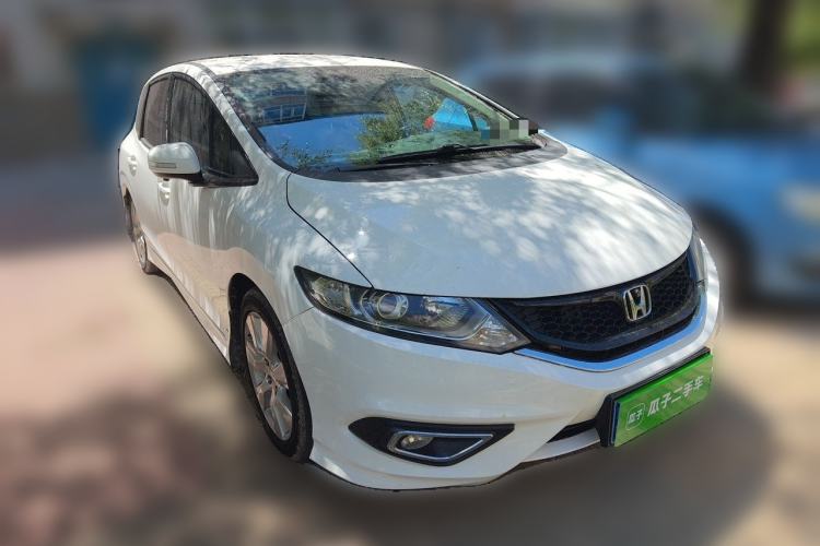 Used Honda Jade 2013 1.8L automatic Comfort version 5 seats Front Right 45 Deg