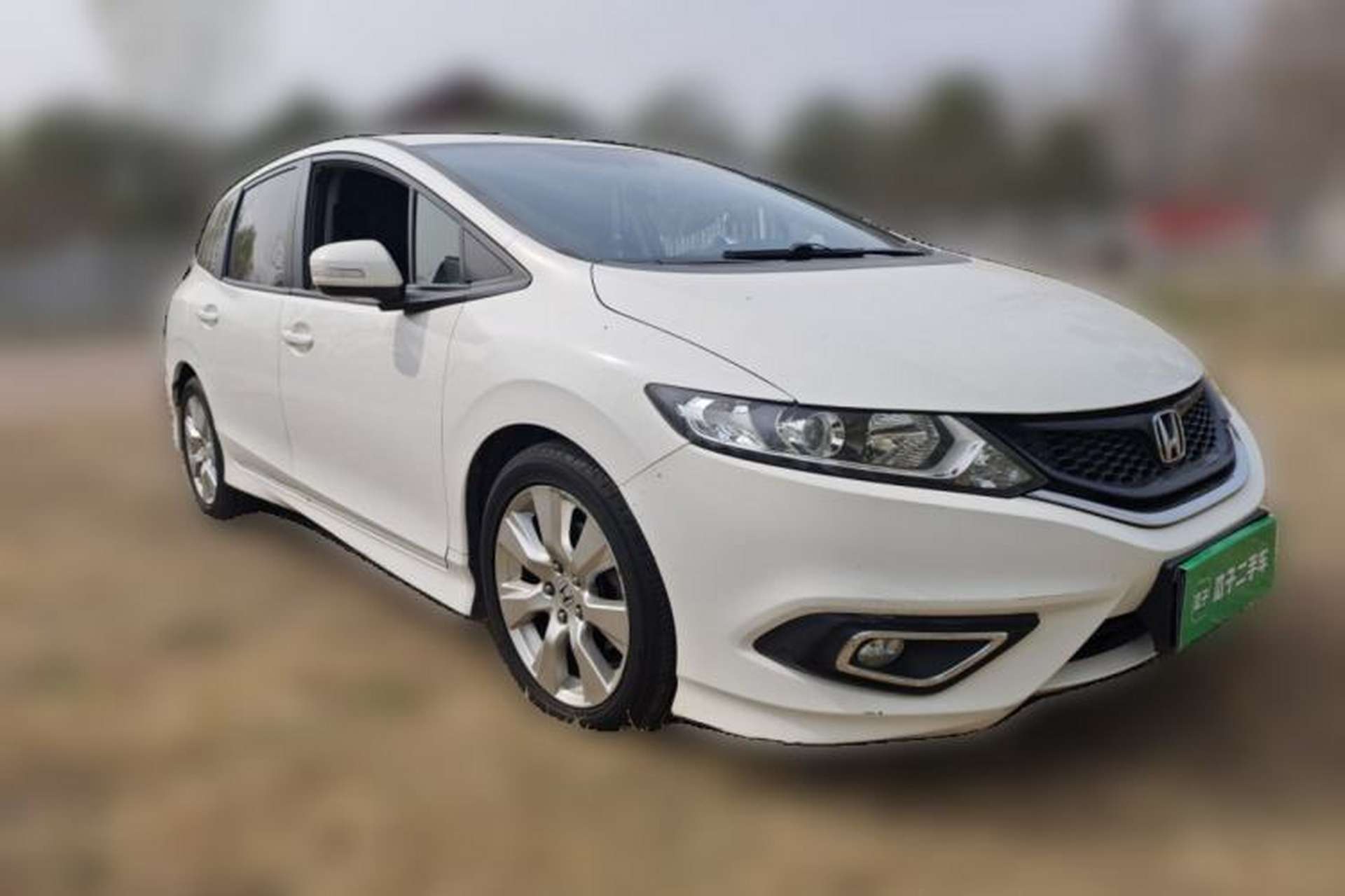 Used Honda Jade 2013 1.8L automatic Comfort version 5 seats Front Right 45 Deg