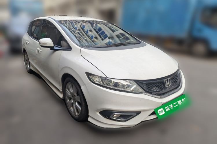 Used Honda Jade 2013 1.8L automatic Comfort version 5 seats Front Right 45 Deg