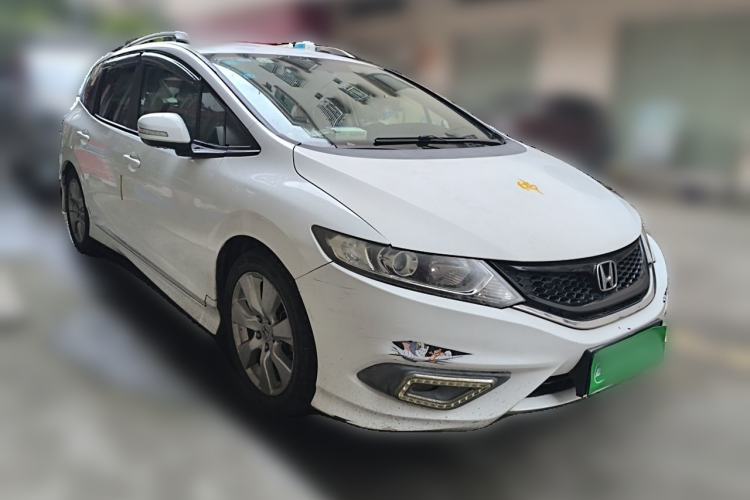 Used Honda Jade 2013 1.8L automatic Comfort version 5 seats Front Right 45 Deg