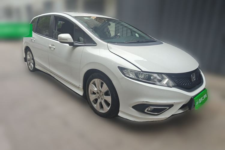 Used Honda Jade 2013 1.8L automatic Comfort version 5 seats Front Right 45 Deg