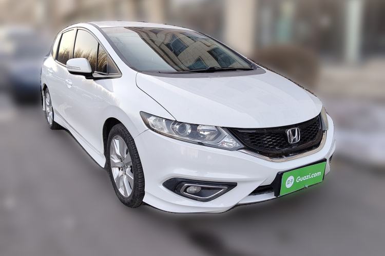 Used Honda Jade 2013 1.8L automatic Comfort version 5 seats Front Right 45 Deg