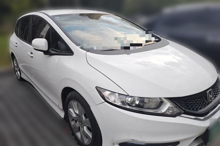 Used Honda Jade 2013 1.8L automatic Comfort version 5 seats Front Right 45 Deg