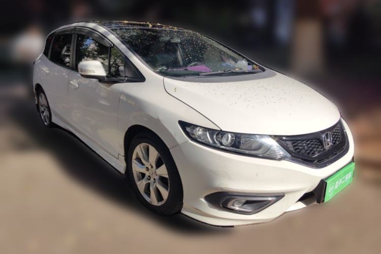 Used Honda Jade 2013 1.8L automatic Comfort version 5 seats Front Right 45 Deg