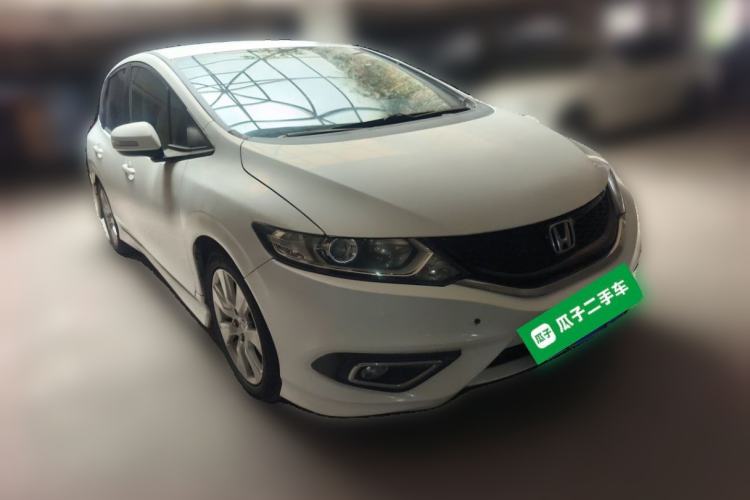 Used Honda Jade 2013 1.8L automatic Comfort version 5 seats Front Right 45 Deg