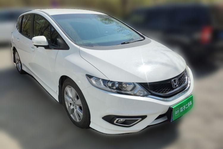 Used Honda Jade 2013 1.8L automatic Comfort version 5 seats Front Right 45 Deg