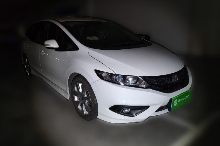 Used Honda Jade 2013 1.8L automatic Comfort version 5 seats Front Right 45 Deg