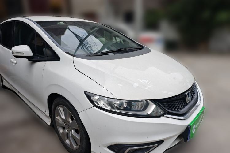 Used Honda Jade 2013 1.8L automatic Comfort version 5 seats Front Right 45 Deg