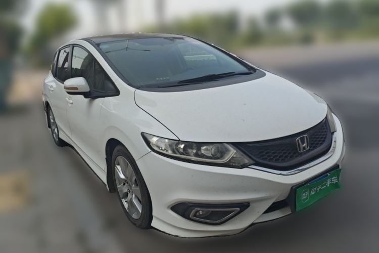 Used Honda Jade 2013 1.8L automatic Comfort version 5 seats Front Right 45 Deg