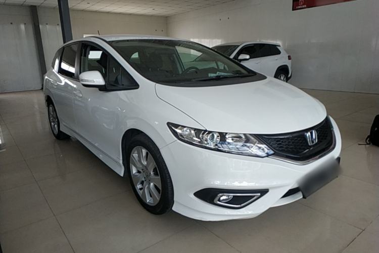 Used Honda Jade 2013 1.8L automatic Comfort version 5 seats Front Right 45 Deg