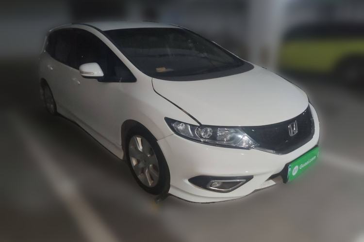 Used Honda Jade 2013 1.8L automatic Comfort version 5 seats Front Right 45 Deg