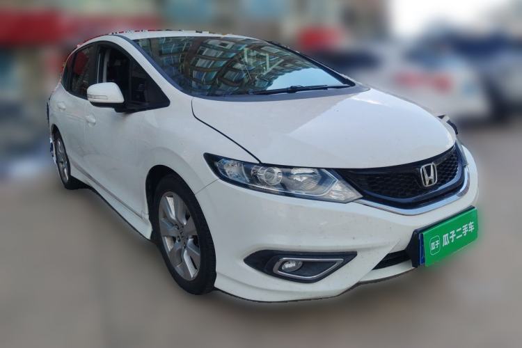 Used Honda Jade 2013 1.8L automatic Comfort version 5 seats Front Right 45 Deg