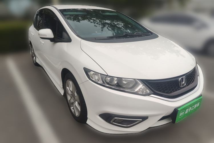 Used Honda Jade 2013 1.8L automatic Comfort version 5 seats Front Right 45 Deg