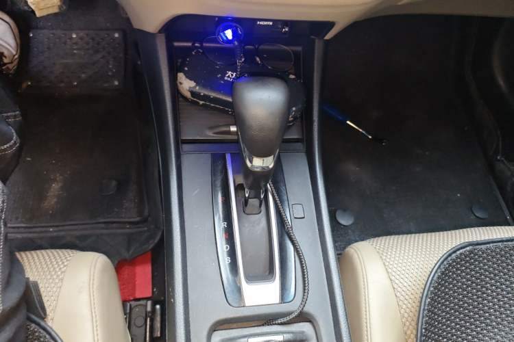 Used Honda Jade 2013 1.8L automatic Comfort version 5 seats Gear Lever