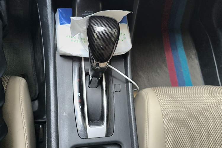 Used Honda Jade 2013 1.8L automatic Comfort version 5 seats Gear Lever