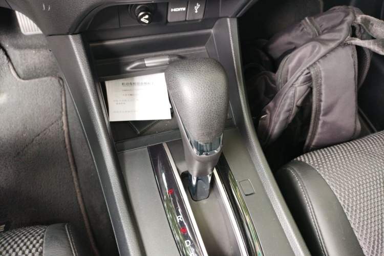 Used Honda Jade 2013 1.8L automatic Comfort version 5 seats Gear Lever