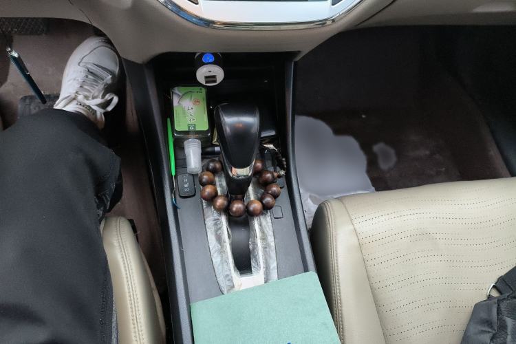Used Honda Jade 2013 1.8L CVT Luxury Edition 6 seats Gear Lever