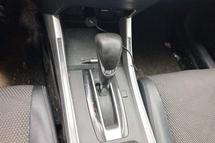 Used Honda Jade 2013 1.8L automatic Comfort version 5 seats Gear Lever