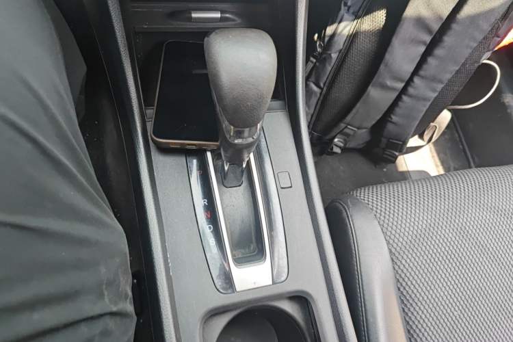 Used Honda Jade 2013 1.8L automatic Comfort version 5 seats Gear Lever