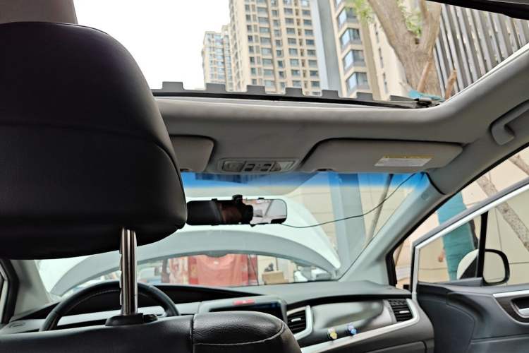 Used Honda Jade 2013 1.8L CVT Luxury Edition 5 seats Headliner