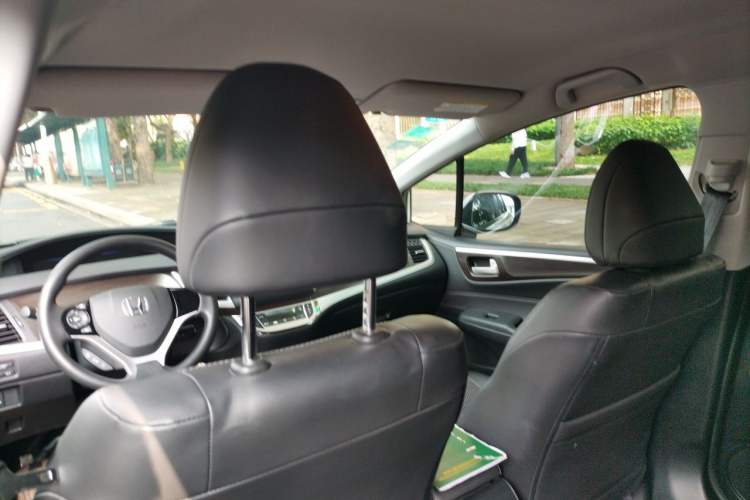 Used Honda Jade 2013 1.8L automatic Comfort version 5 seats Headliner