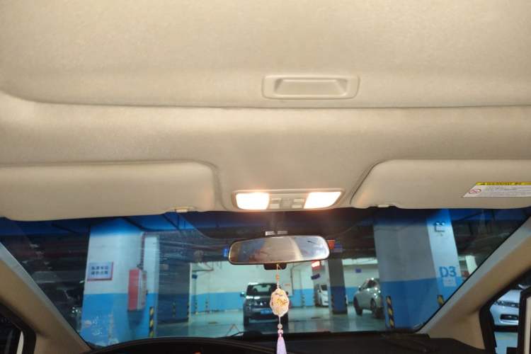 Used Honda Jade 2013 1.8L CVT Luxury Edition 5 seats Headliner