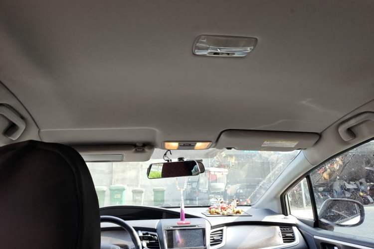 Used Honda Jade 2013 1.8L automatic Comfort version 5 seats Headliner