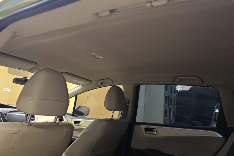 Used Honda Jade 2013 1.8L automatic Comfort version 5 seats Headliner
