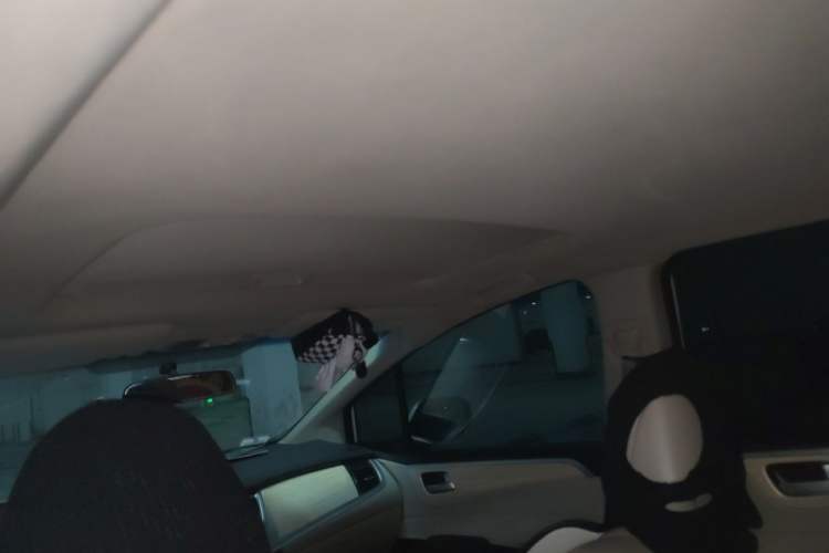Used Honda Jade 2013 1.8L CVT Luxury Edition 5 seats Headliner