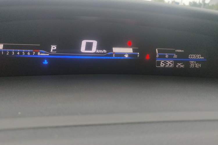 Used Honda Jade 2013 1.8L automatic Comfort version 5 seats Instrument Cluster