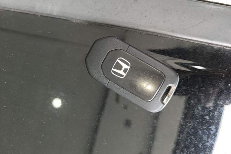 Used Honda Jade 2013 1.8L automatic Comfort version 5 seats Interior 1